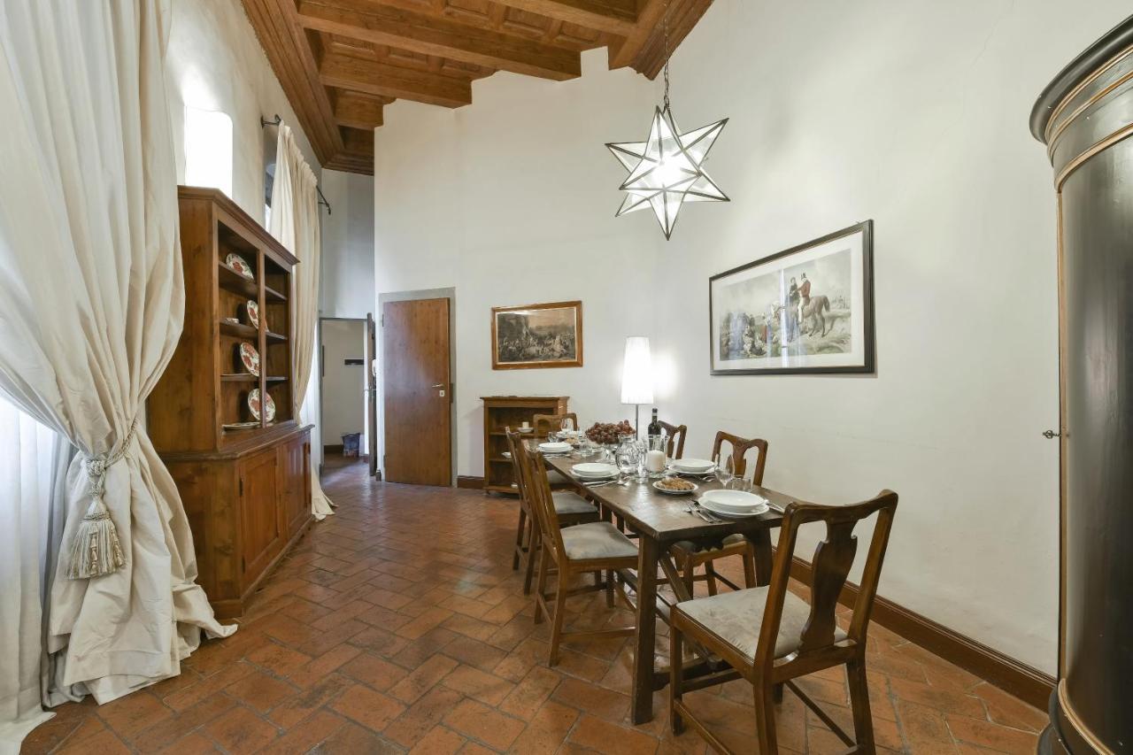 Apartamento Raffaello With Fireplace In Oltrarno