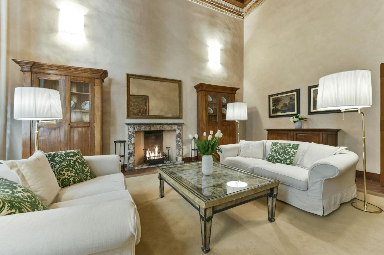 Raffaello With Fireplace In Oltrarno Apartamento Florencia
